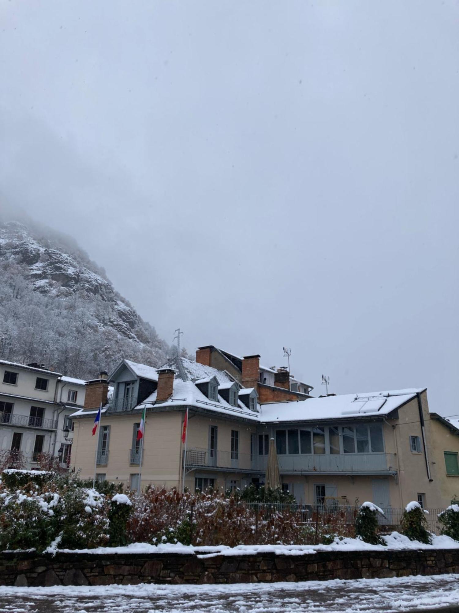 Le 41 Avenue Foch Ξενοδοχείο Bagnères-de-Luchon Εξωτερικό φωτογραφία